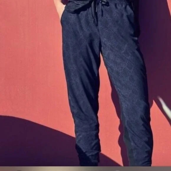 Athleta Brooklyn jogger blue python print 8 - Picture 2 of 4